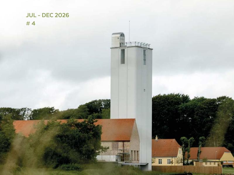 Forsiden på KulturRummets katalog for efteråret 2026 med et fotografi af Doverodde Købmandsgård