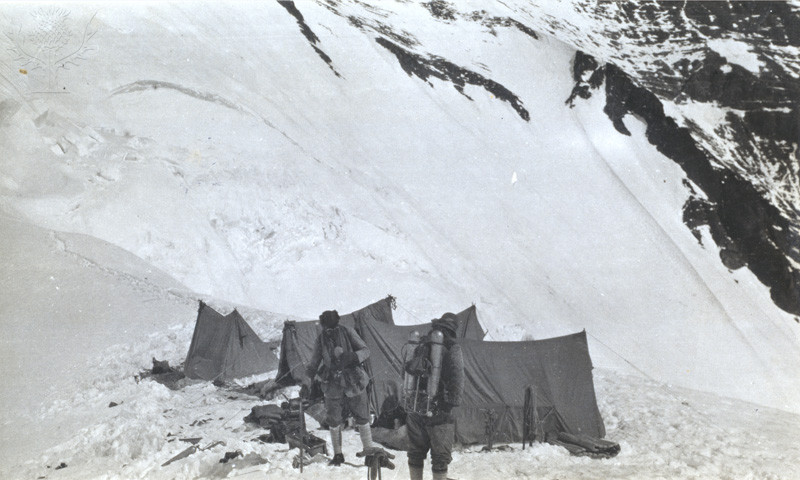 George Mallory og Andrew Irvine på Mount Everest - på Mount Everest